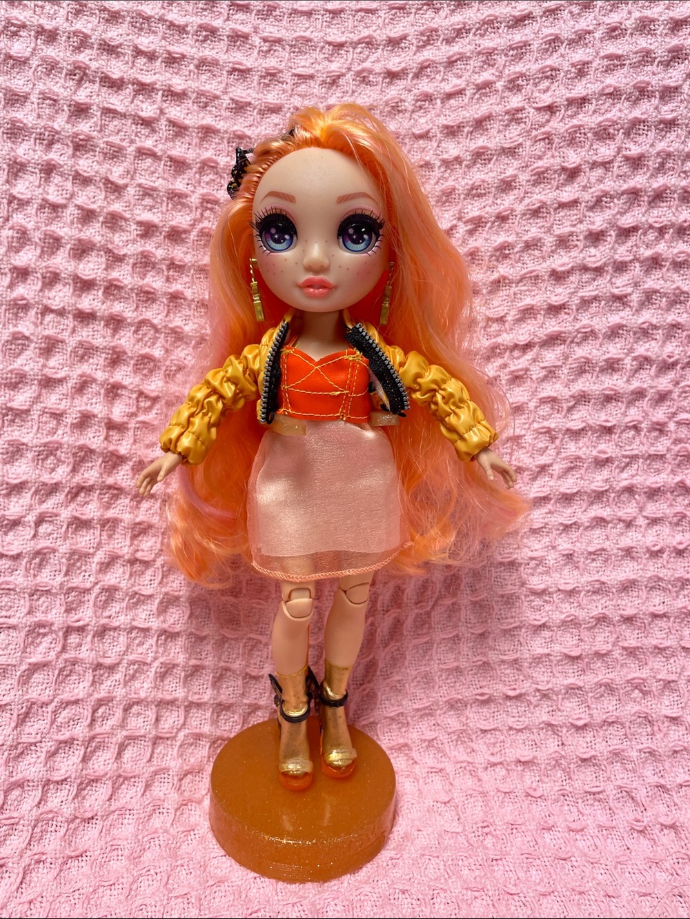 Rainbow High -  Poppy Rowan doll Long orange and pink colored hair, Monarch